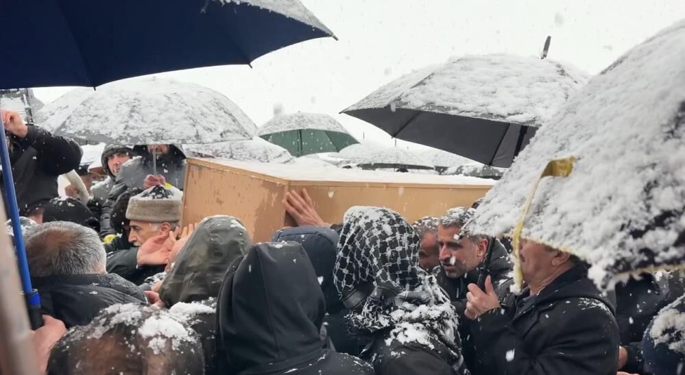 Van'daki Kazada Hayatını Kaybeden Aile Yan Yana Defnedildi 3