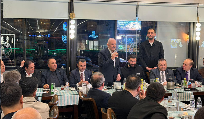 Vanlı isimler İstanbul’da iftarda bir araya geldi!