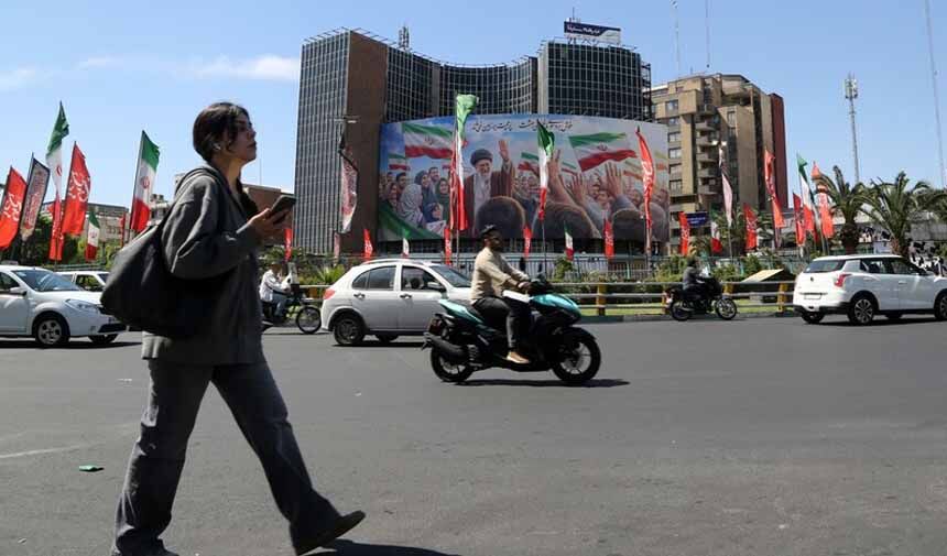 İran’da okullar uzaktan eğitime geçiyor