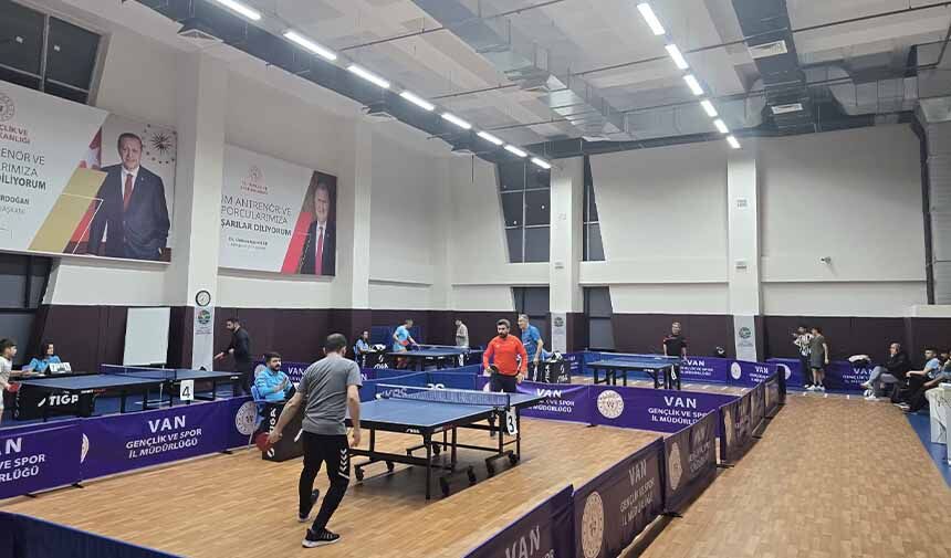 Spor Van Masa Tenisi Ligi devam ediyor