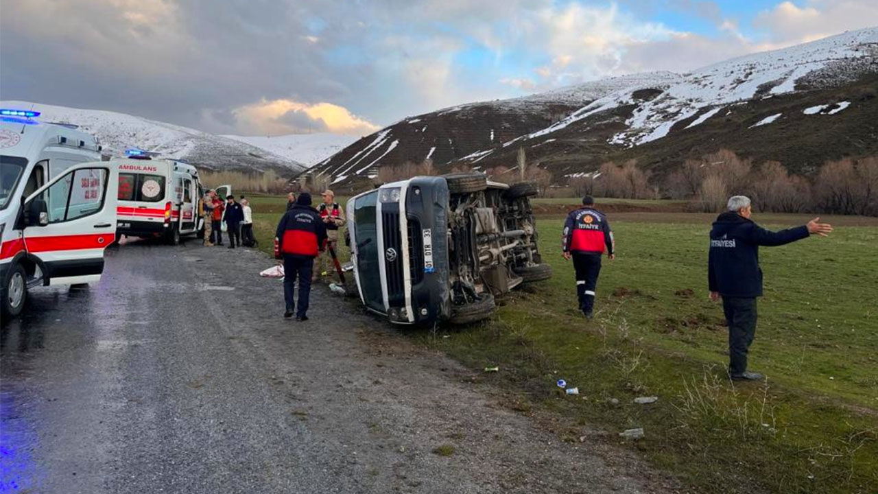 Van'da minibüs takla attı: 11 yaralı var!