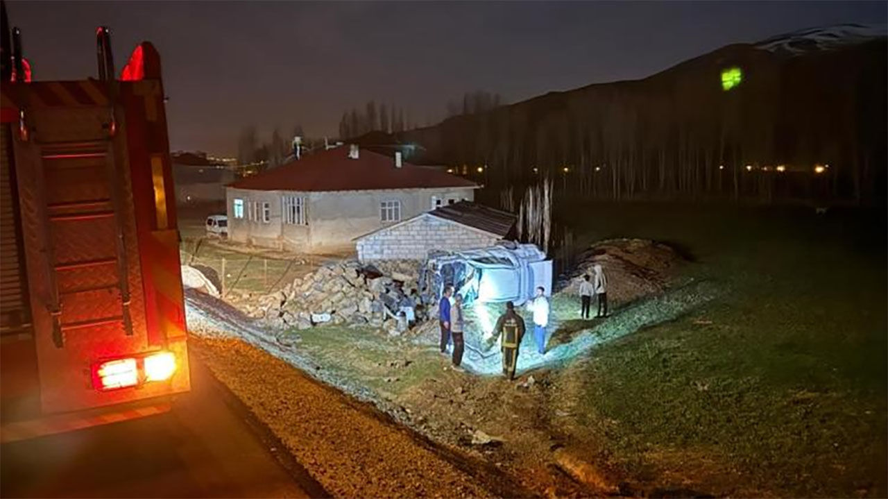 Muradiyede Amarok Arac Kazasi 2