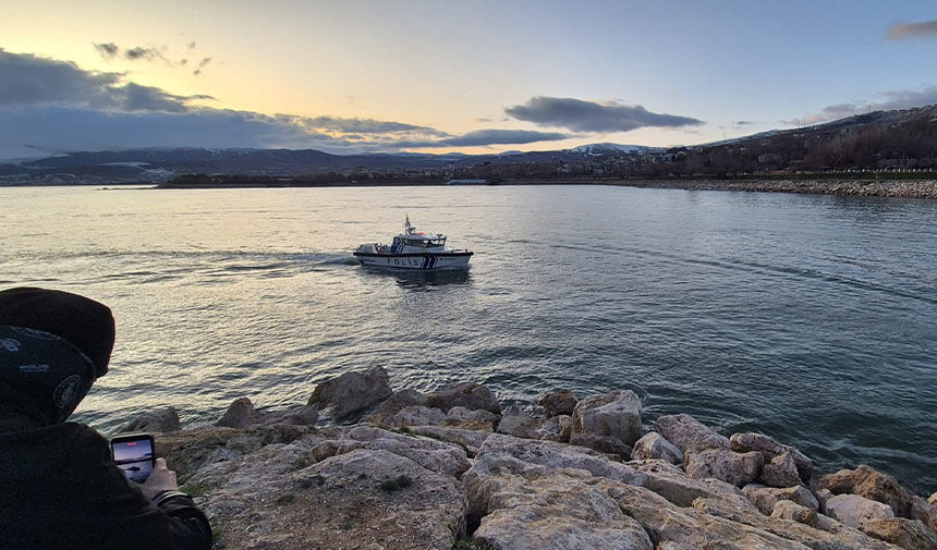 Van Gölü Boran Öner