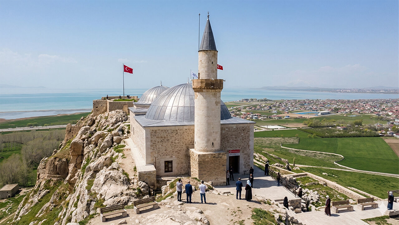 Van Kalesi Ve Süleyman Han Camii 2