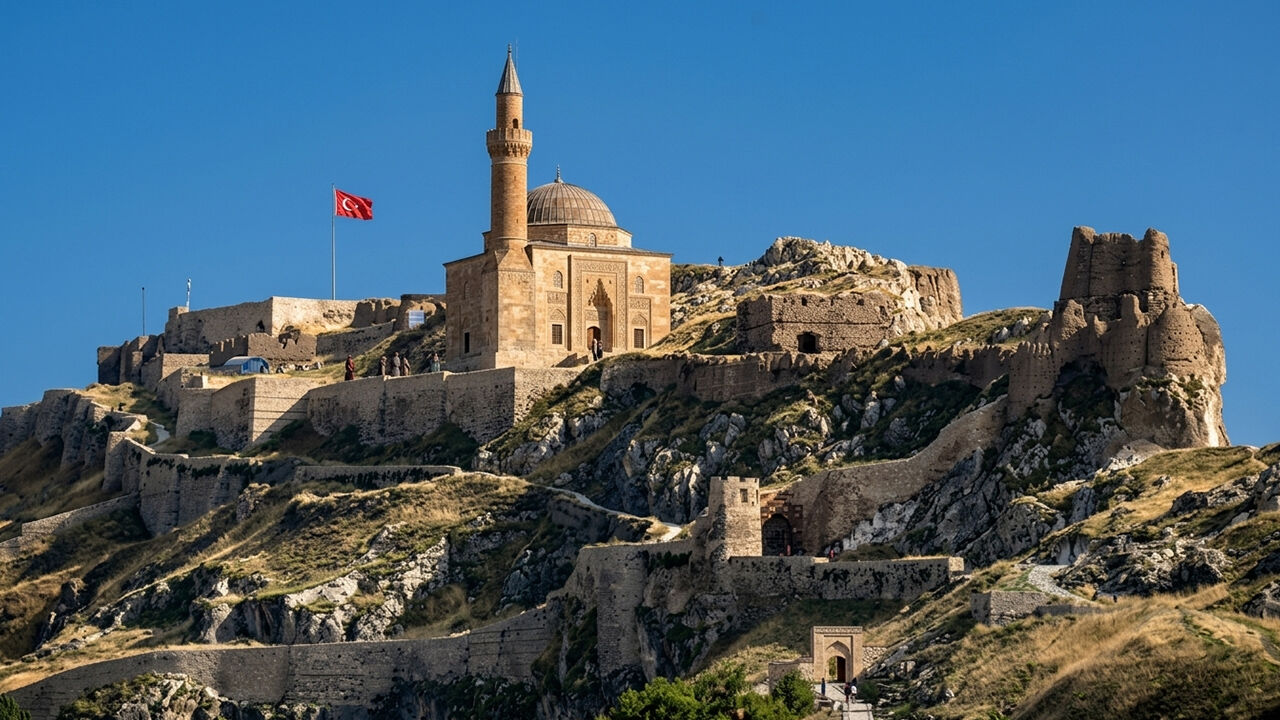 Van Kalesi Ve Süleyman Han Camii