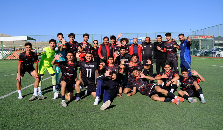 Vanspor altyapısından büyük başarı! 4 takım Türkiye finallerinde