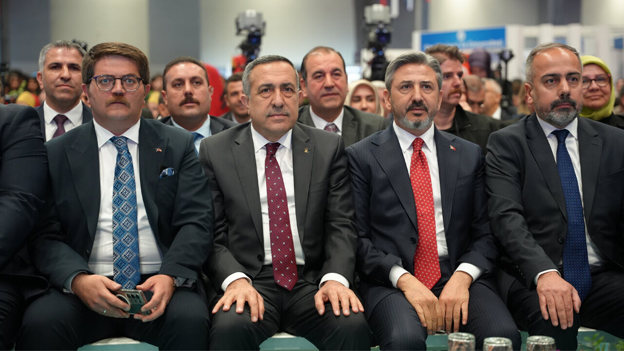 Yine YYÜ, Yine Bir Kriz! AK Parti Van İl Başkanı Abdulahat Arvas'a Saygısızlık!