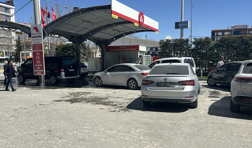 Van'da çamur mesaisi!