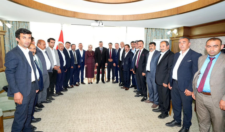 Bakan Çi̇ftçi̇ Van-1
