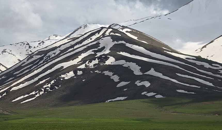 Karlı Dağlar Zebre Desenine Büründü.jpg1