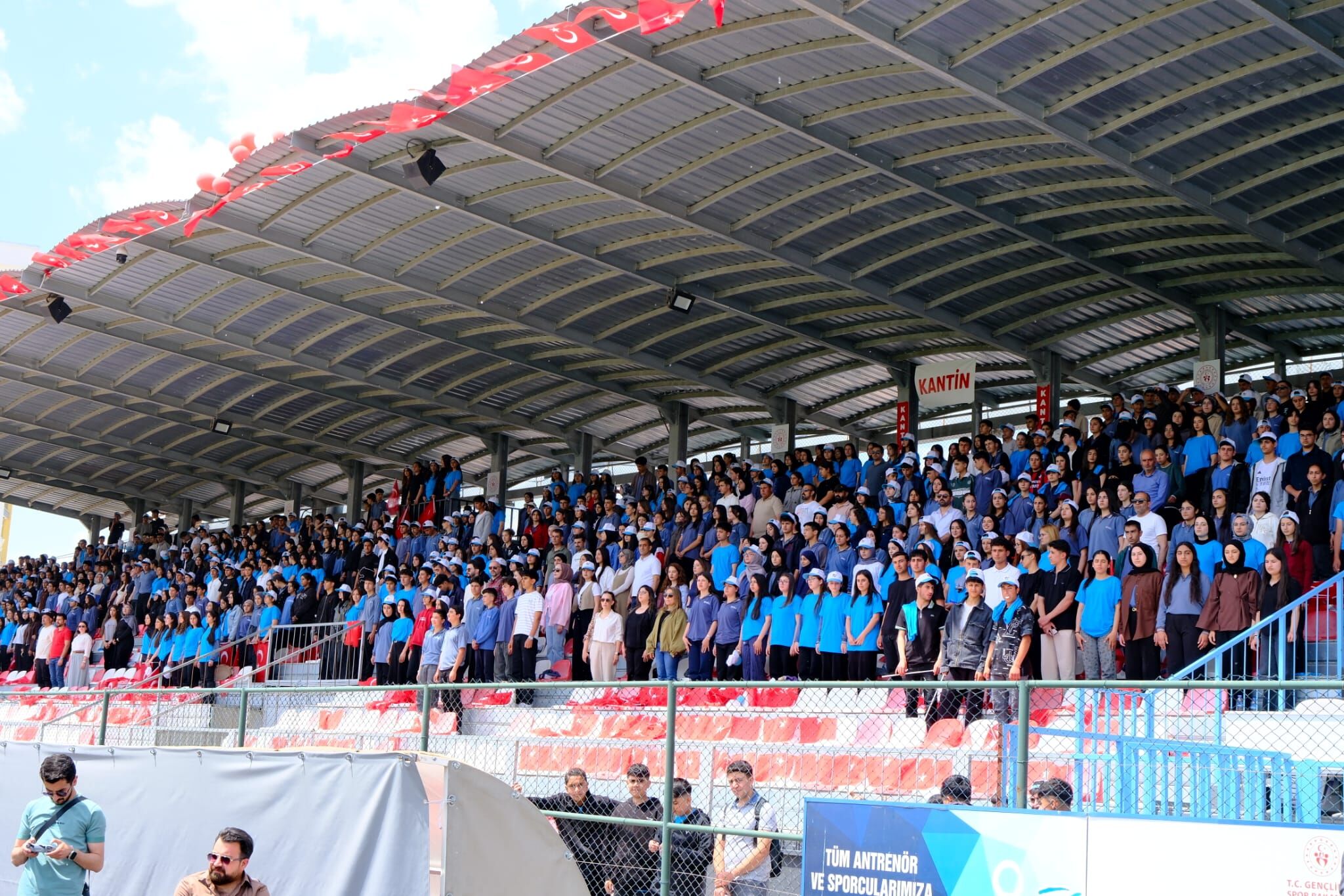 Yaz Okullari Halay Stad