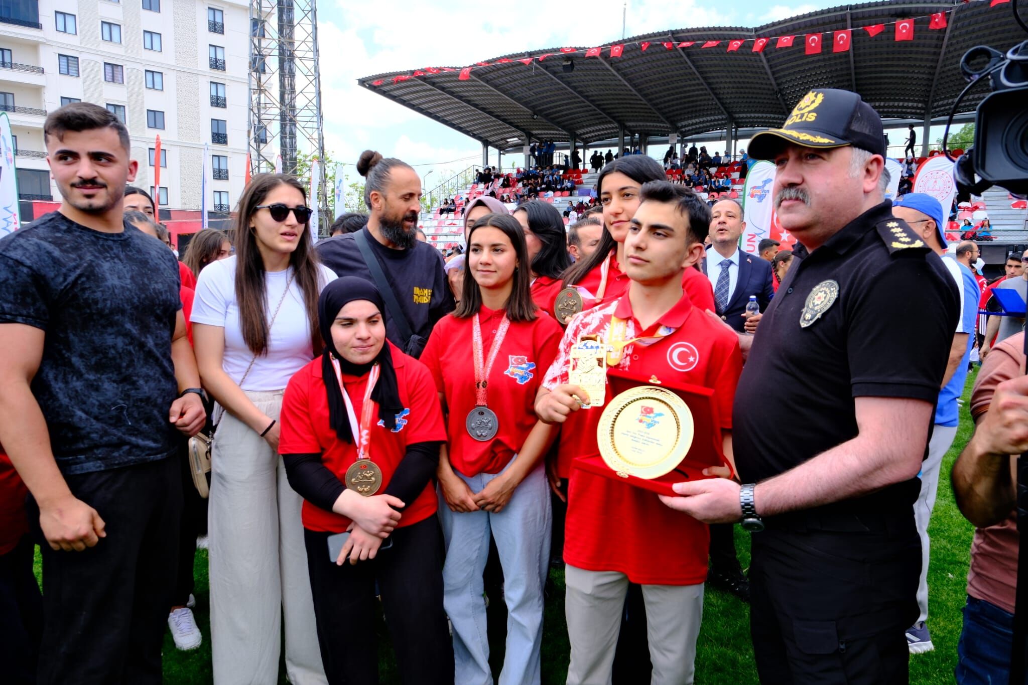 Yaz Okullari Poli̇s