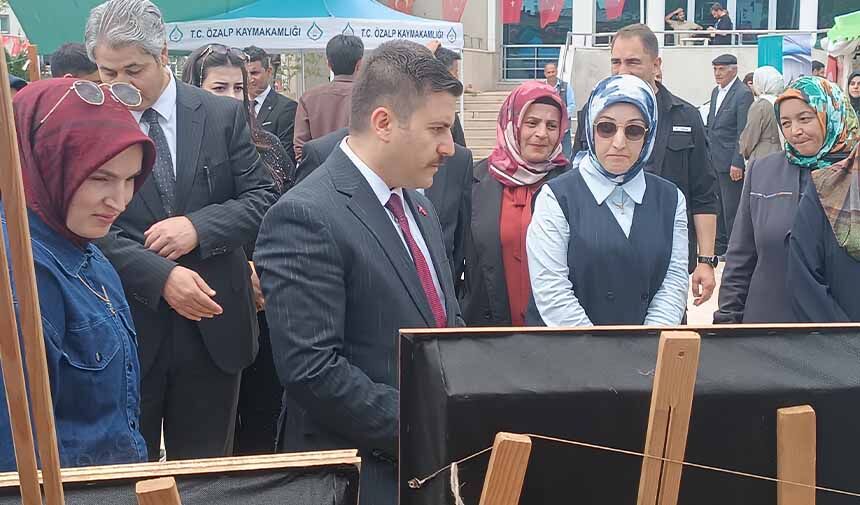 Yıl Sonu Sergisi Açıldı.jpg4