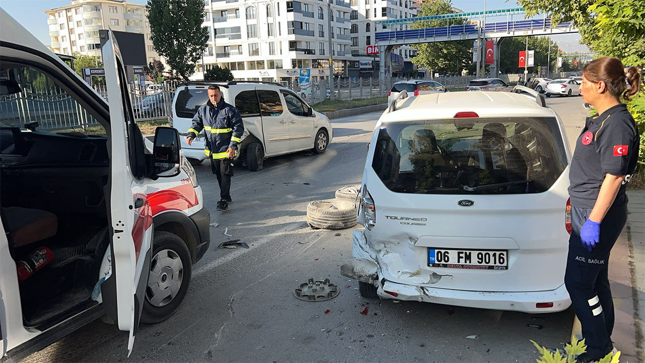 Ipekyolu Caddesi Trafik Kazasi 3