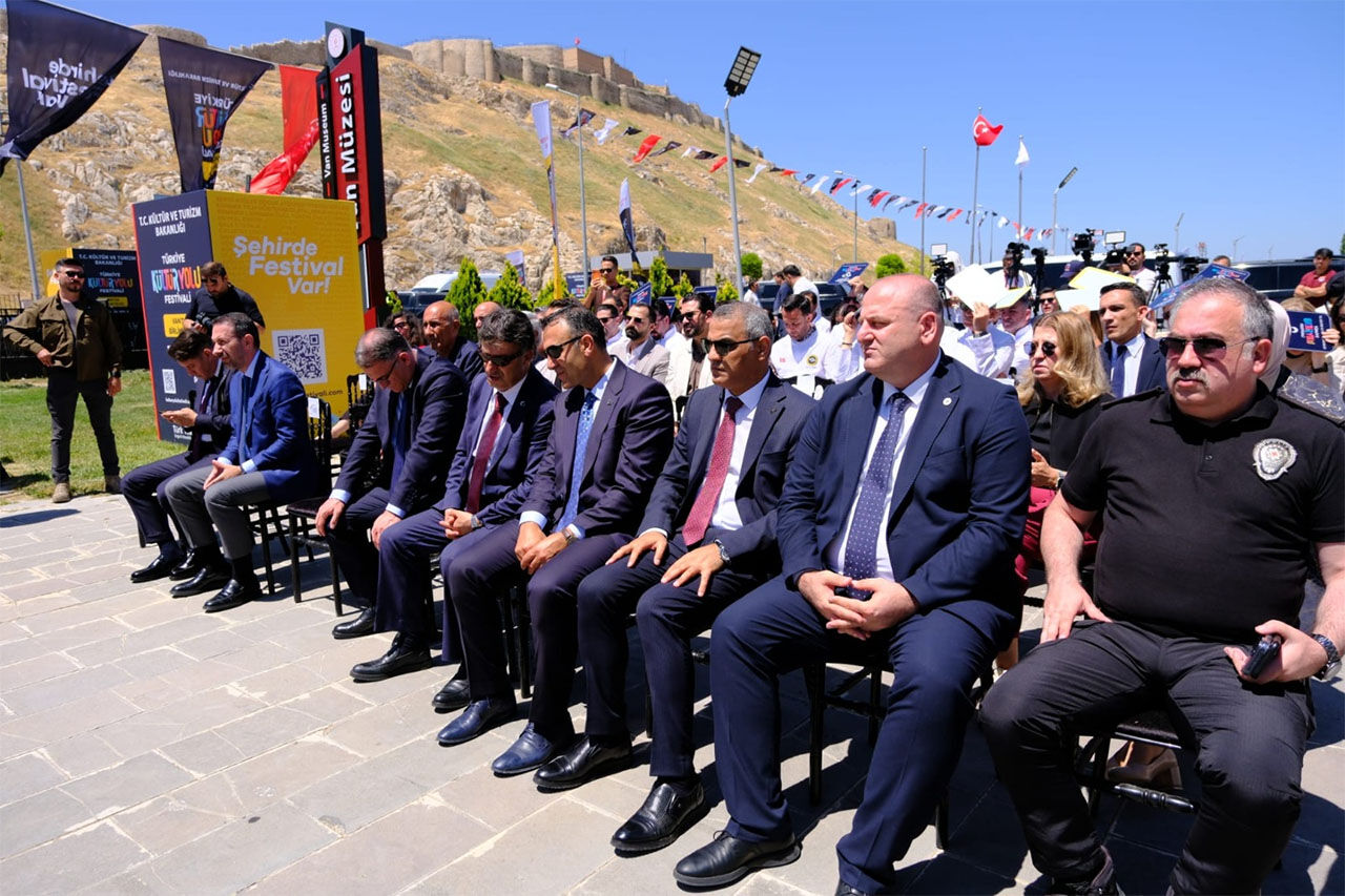 Van Kultur Yolu Festivali Basladi 3