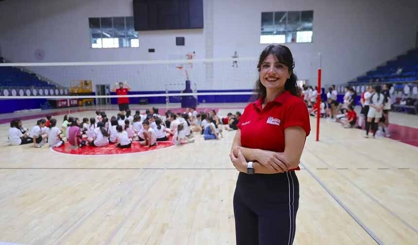 Esra Zeydan
