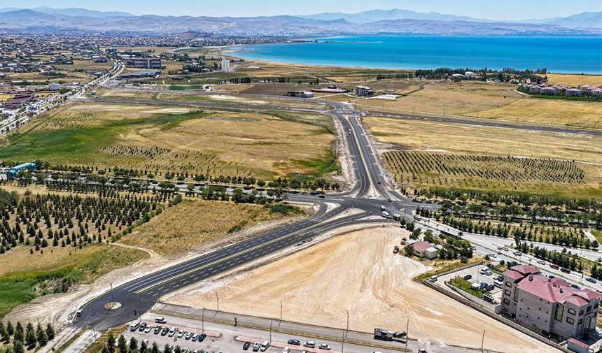 Van Sahi̇l Yolu Van