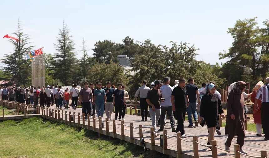 Ziyaretçi Akını.jpg9