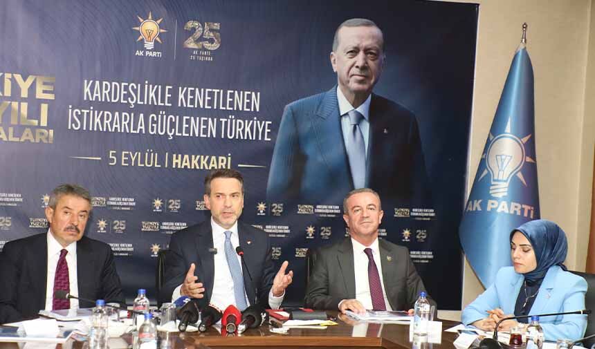 Bakan Bayrak.jpg8