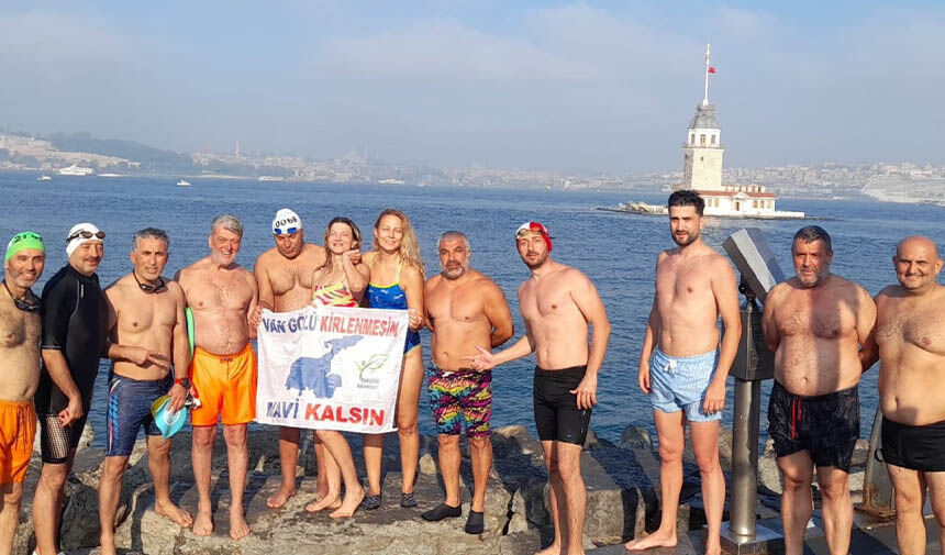 Mavi̇ Kalsin