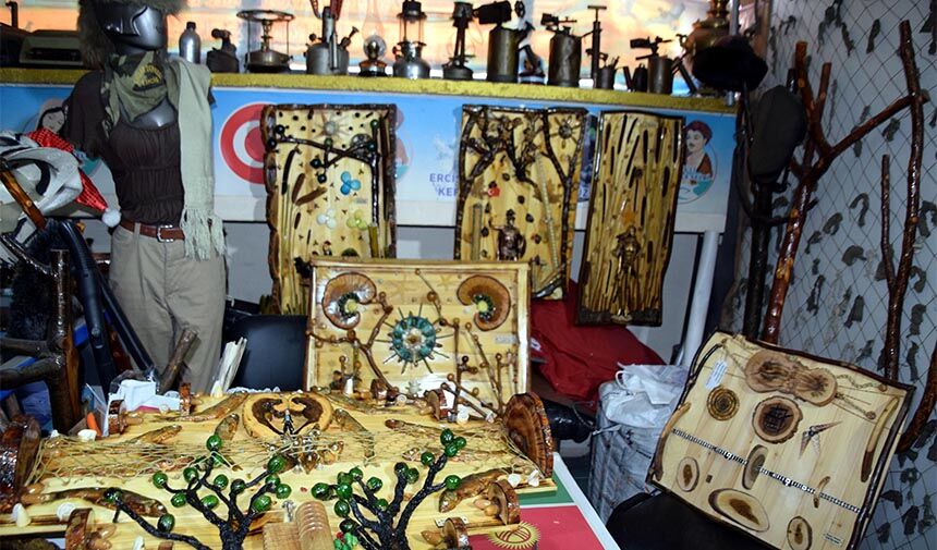 Sanat Eser, Van