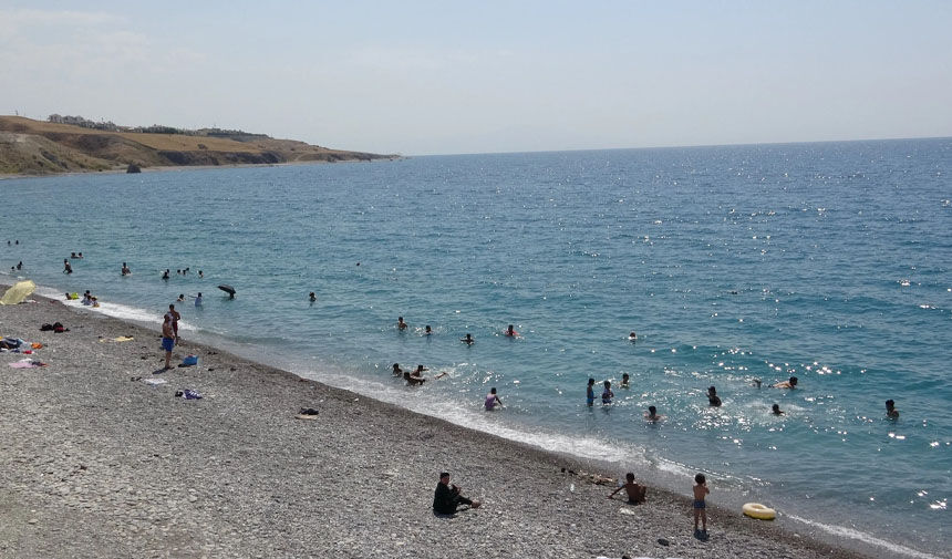 Van Gölü soğumaya başladı!