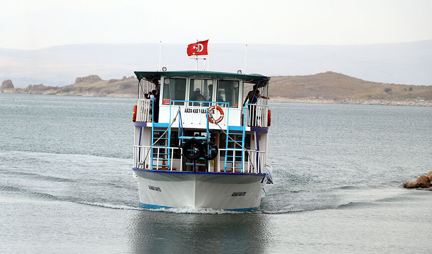 Van Gölü Tekne-1