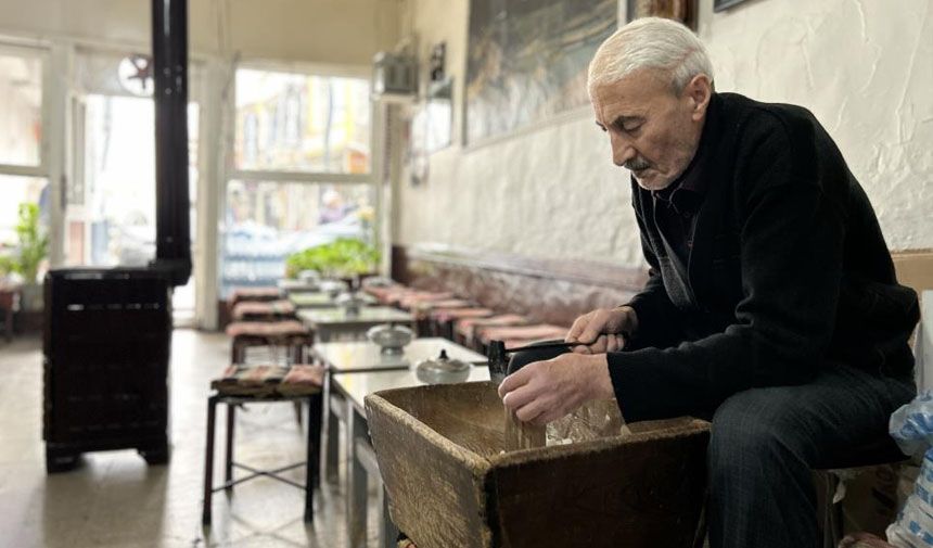 Van'da yıllara meydan okuyan kahvehanede 45 yıllık emek