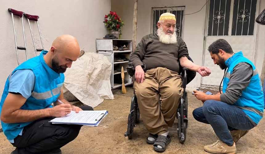 Kazak Doktor Şifa Dağıtıyor.jpg0