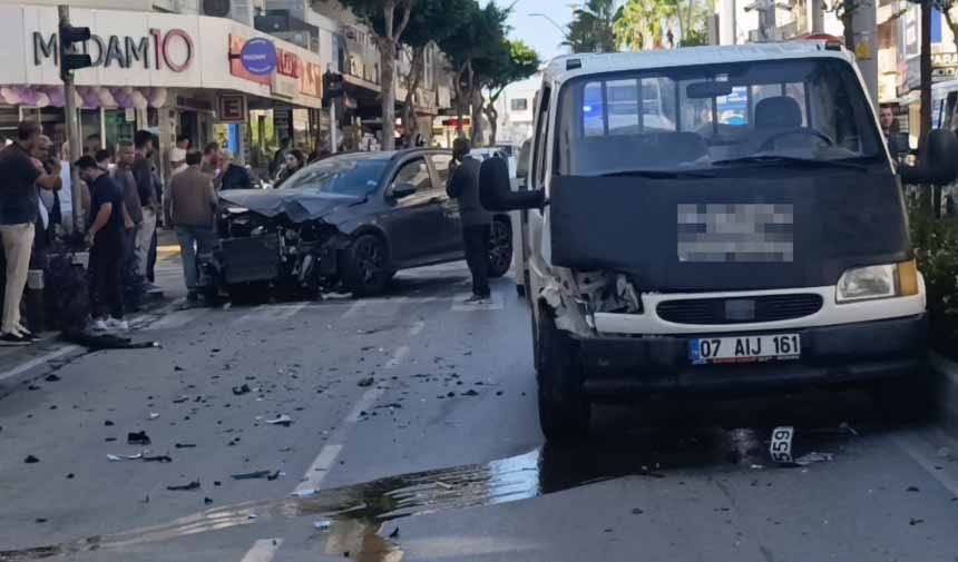 Kırmızı ışık ihlali yapan kamyonet ortalığı savaş alanına çevirdi