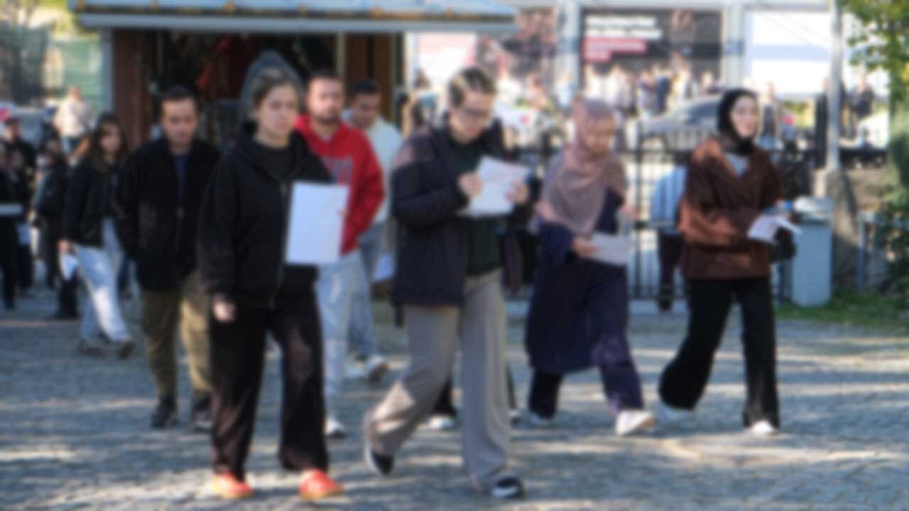 Van’da KPSS Ön Lisans heyecanı! Binlerce aday memuriyet için ter döktü